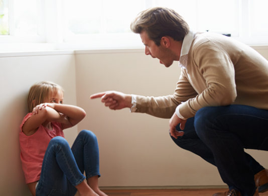 A lejohet rrahja e fëmijëve?