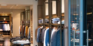 A i lejohet puna në butik femrës muslimane?