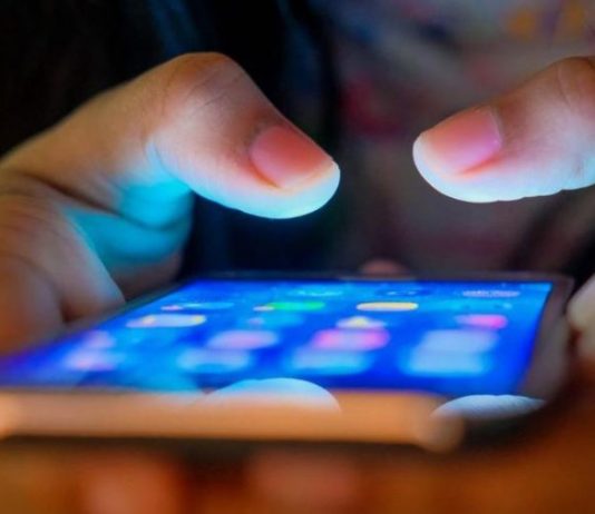 A lejohet bërja e aktit të martesës nëpërmjet telefonit?