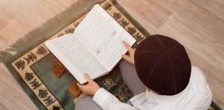 A duhet të jemi të pastër kur ta prekim Kuranin?