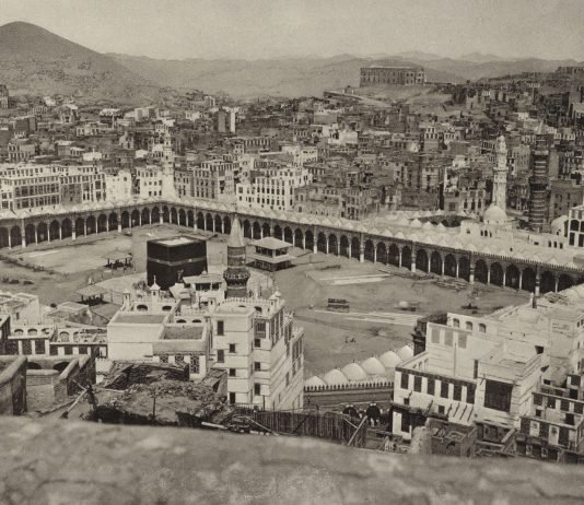 Cila është xhamia e parë e ndërtuar për njerëzit në faqen e dheut?
