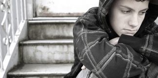 Fëmija sillet ashpër, si t’ia bëj?