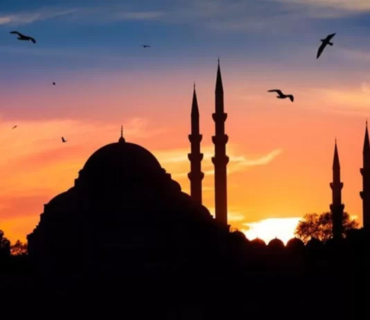 A duhet ta thërrasin ezanin dhe ikametin gratë?