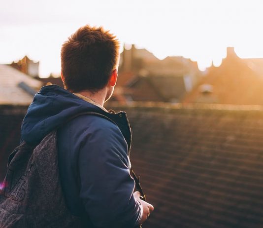 Si duhet të jetë qëndrimi i besimtarit në përballje me padrejtesitë?