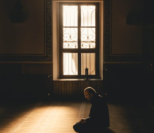 Cili është dhikri që thuhet pas selamit në namazin e vitrit?