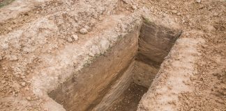 Pa në ëndërr se e çortoj nëna e tij e vdekur..