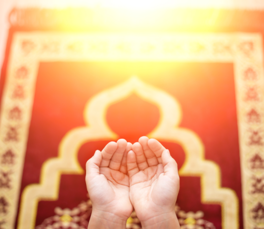 Cila është lutja e Musait për lehtësim të vështirësive dhe elokuencë në të folur?