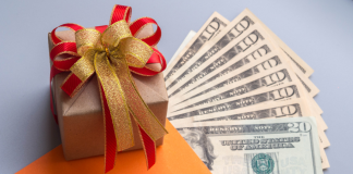 Kur dikush dëshiron të të falë pasuri çfarë duhet t’i themi?