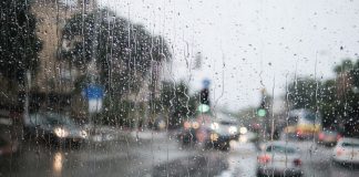 Çfarë të themi kur bie shi?