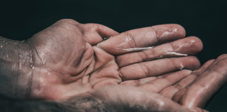 Deri në cilën moshë i lejohet fëmijës të falet pa abdes?