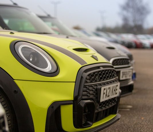 A i këndohet Kuran makinës?