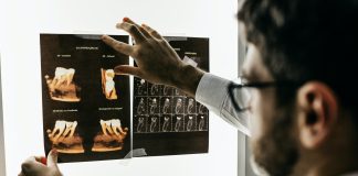 Çfarë të bëj, vajza që vendosa të martohesha, e ka kuptuar se nuk mund të lindë fëmijë?