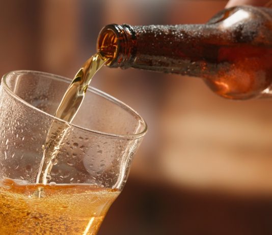 A lejohet konsumimi i birrës pa alkolol ?