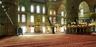 Si të veprojmë kur kemi ngacmime nga shejtani në namaz dhe gjatë leximit të Kuranit?