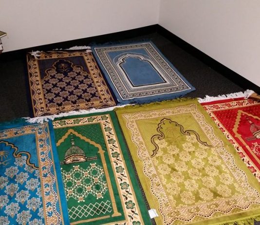 Përsëritja e namazit në një xhami të vetme për shkak të hapësirës së pamjaftueshme