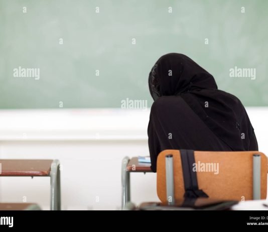 A është nevojë e patjetërsueshme përfshirja e mësim-besimit në kurrikulat e shkollave publike?