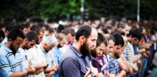 A duhet ndjekur imamin deri në përfundimin e namazit të teravive?