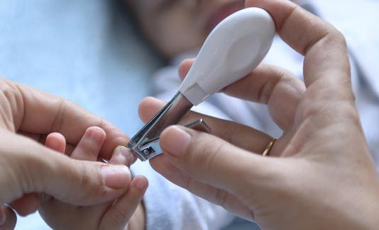 Dikush i lë thonjtë e tij të rriten, dhe i mbushen me papastërti? A është i vlefshëm abdesi tek te tillët?