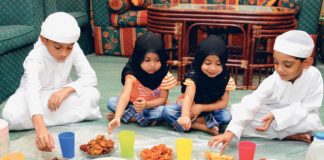 Cila është mosha e përshtatshme për ta mësuar fëmijën të agjërojë?