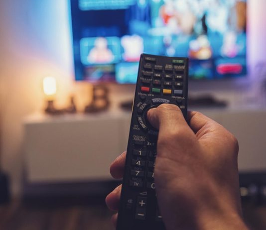 A prishet abdesi vetëm me të shikuarit e lakuriqësisë?