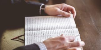 A duhet të mësojë muslimani rreth grupeve të devijuara?