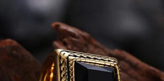 A lejohet shitja e unazave prej floriri për burrat e në veçanti për jomuslimanët?