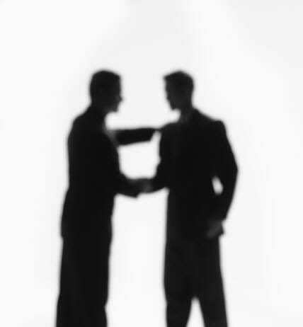 A i lejohet muslimanit ta ngushëllojë një jobesimtar, kur atij t’i vdesë ndonjë i afërm?