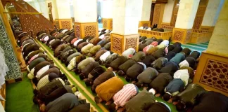 Pas selamit të parë të imamit, a më lejohet të ngritem për ta plotësuar rekatin e humbur?