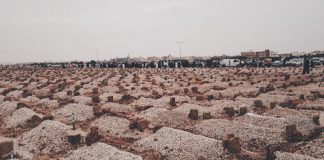 A lejohet për gruan që ta falë namazin e xhenazes?