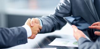 A lejohet bashkëpunimi tregtar me bankat lokale dhe ato të huaja?