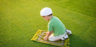 A mund të nxirret nga safi i parë një fëmijë, që të falet një i rritur?