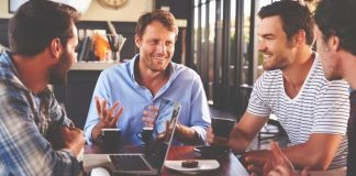 A duhet mbajtur lidhjet familjare, nëse ata haptazi bëjnë gjynahe dhe përqeshin diçka nga feja?