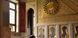 Në cilat raste preferohet vonimi i namazit të jacisë?