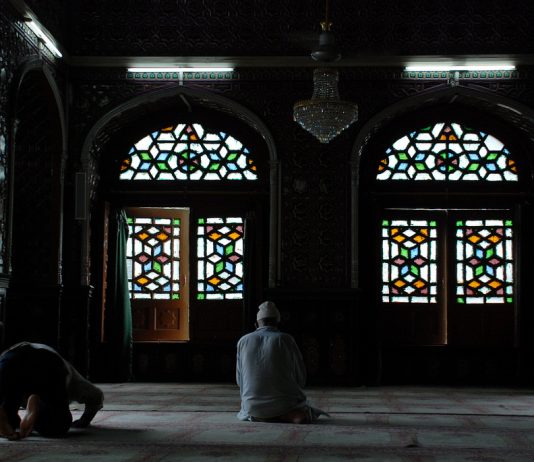 Pasimi i imamit në namaz