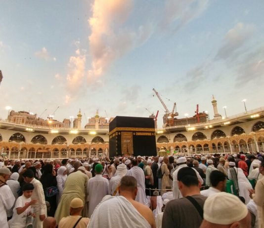A lejohet të kryhet umra në vend të të gjallëve që kanë mundësi ta bëjnë atë?
