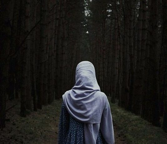 Gratë nga ehli-kitabi që martohen me muslimanët, a obligohen me mbulesë?
