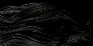 A ju lejohet femrave ngjyrosja e flokëve me ngjyrë të zezë?