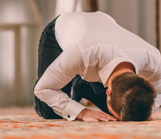 A është namazi borxh ndaj Allahut?