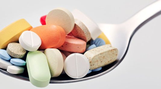 A mund të merren barnat pa ujë gjatë agjërimit?