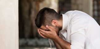 A duhet të jemi të pastër kur lexojmë Kuran?