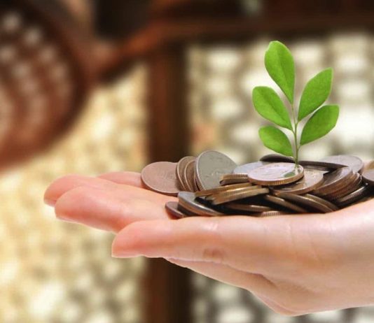 A bën djali të paguajë vitrat dhe zekatin edhe pse e ka babain gjallë?