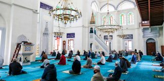 Nga cila anë duhet të bëhet radhitja e safit, nga mesi apo nga ana e djathtë?