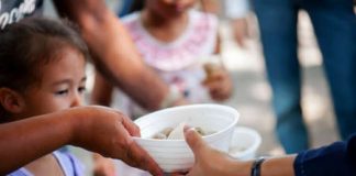 A i lejohet gruas të ndihmojë të varfërit nga pasuria e burrit?