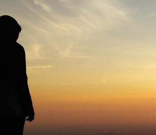 Sqarime rreth raporteve e kontakteve të ndaluara mes dy gjinive