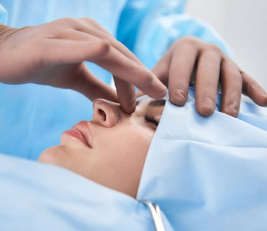 A lejohet operacioni plastik i hundës?