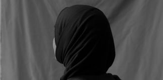 Gruaja dyshon se burri e tradhton