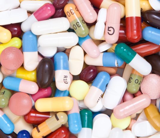 A lejohet që femra të përdorë tableta për parandalimin e menstruacioneve?