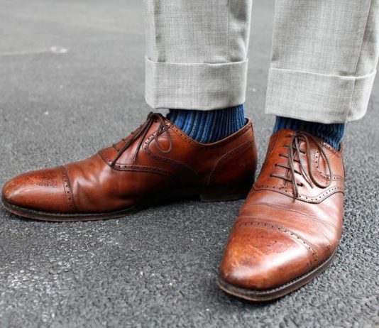 A lejohet lëshimi i rrobës nën kyçin e këmbëve?