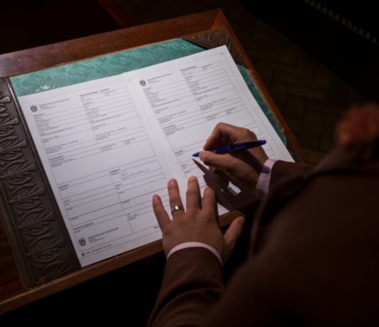 A lejohet martesa formale për përfitim dokumentesh?