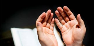 Cila është koha më e përshtatshme për të thënë lutjet e mëngjesit dhe të mbrëmjes?